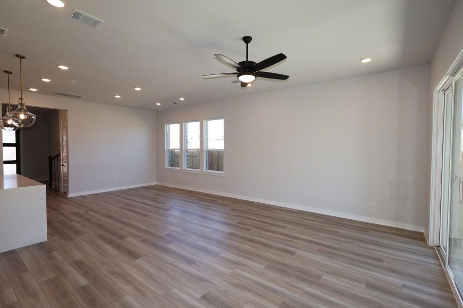 Spacious, unfurnished interior of a new home in Lariat, Liberty Hill (Image 14).