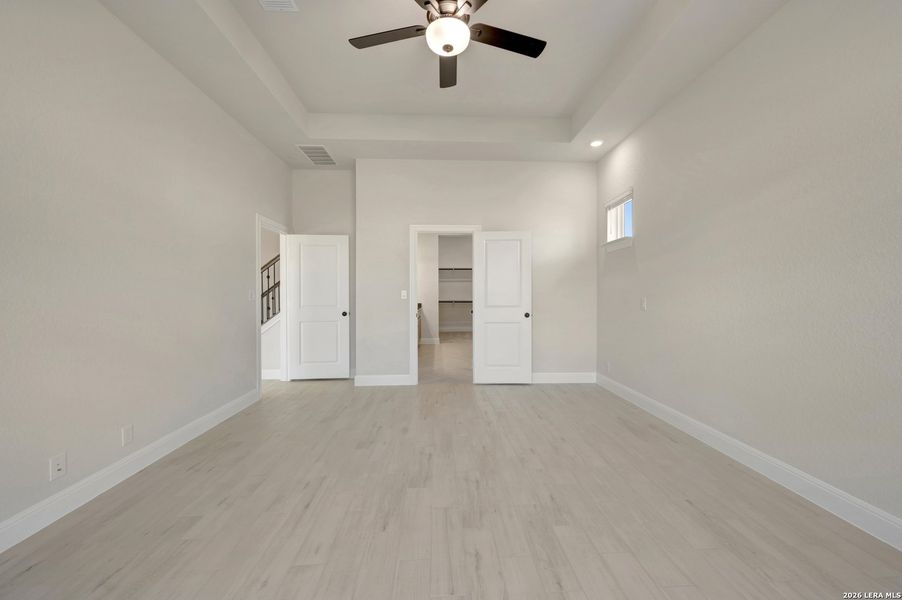 Spacious, unfurnished interior of a new home in Davis Ranch 60', San Antonio (Image 33). Spacious, unfurnished interior of a new home in Davis Ranch 60', San Antonio (Image 33).