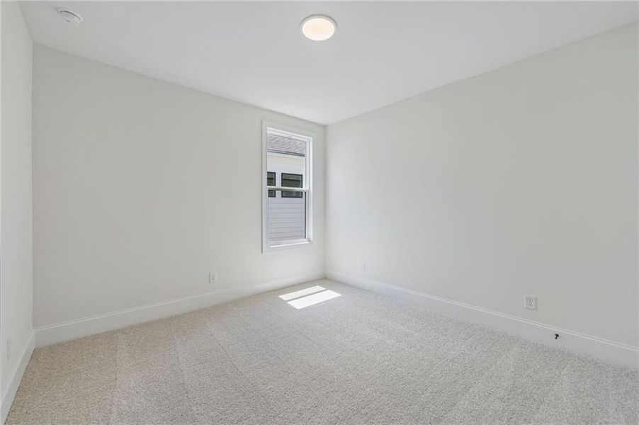 Spacious, unfurnished interior of a new home in Aberdeen, Hoschton (Image 31).