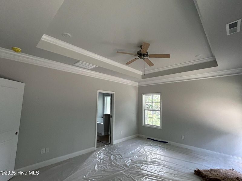 Spacious, unfurnished interior of a new home in Palmetto Creek, Bolivia (Image 7).