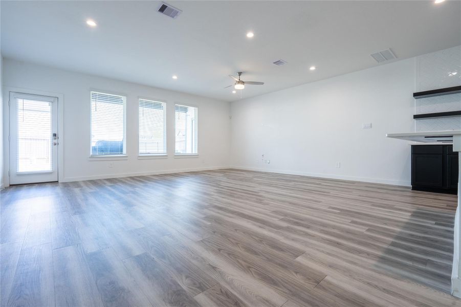 Spacious, unfurnished interior of a new home in City Gate, Houston (Image 20).