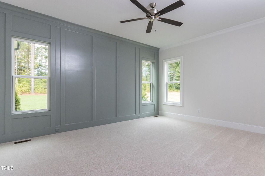 023-1920x1080-primary-bedroom