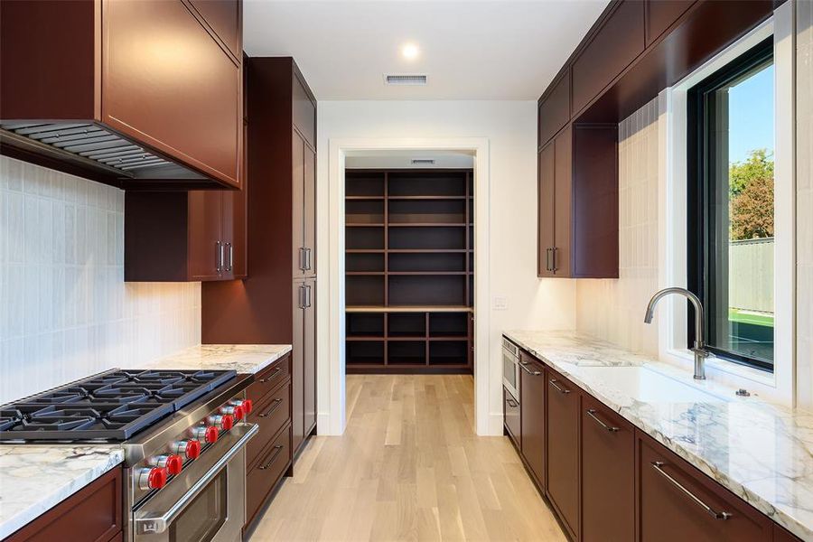 Furnished interior view inside a new home in , Dallas (Image 17). Furnished interior view inside a new home in , Dallas (Image 17).