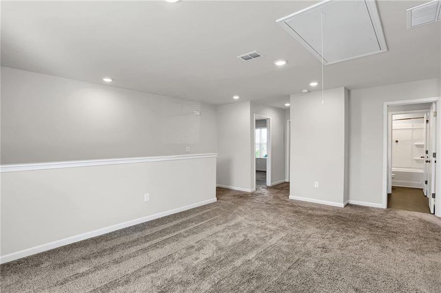 Spacious, unfurnished interior of a new home in Summit Pointe, Dallas (Image 19).