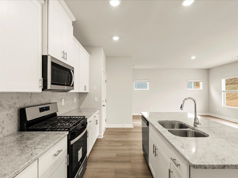 Welcome to the Lennon floorplan at Brayfield Manor - Heritage Collection.