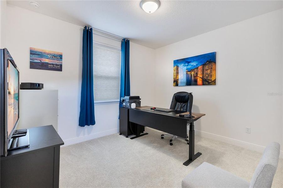 Furnished interior view inside a new home in , Orlando (Image 10).