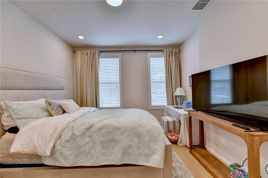 Furnished interior view inside a new home in , Alpharetta (Image 13).