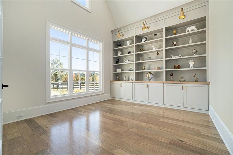 Spacious, unfurnished interior of a new home in , Bethlehem (Image 28).