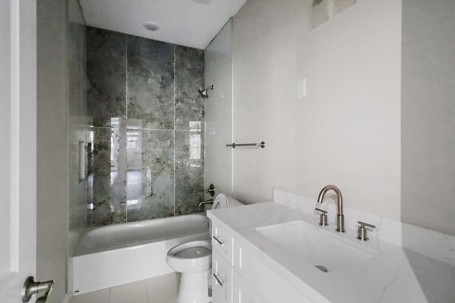 Image 21 of a home in .