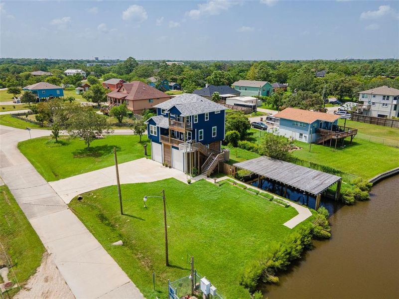 A 50-foot covered boathouse with a hydraulic lift is a boater's dream!