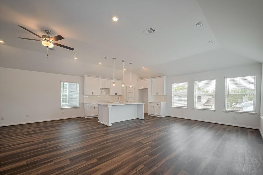 Furnished interior view inside a new home in Eagle Landing, Houston (Image 14). Furnished interior view inside a new home in Eagle Landing, Houston (Image 14).