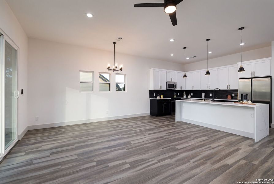 Spacious, unfurnished interior of a new home in , Fischer (Image 32).