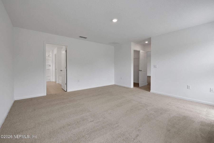 Spacious, unfurnished interior of a new home in Amberly, Green Cove Springs (Image 29).