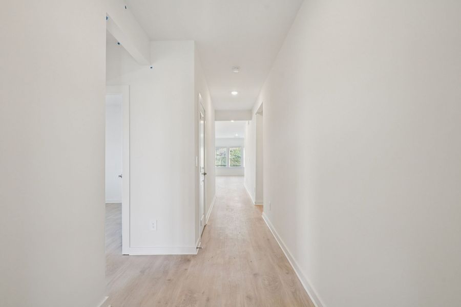 Spacious, unfurnished interior of a new home in Mansker Farms - Bronze Series, Hendersonville (Image 8).