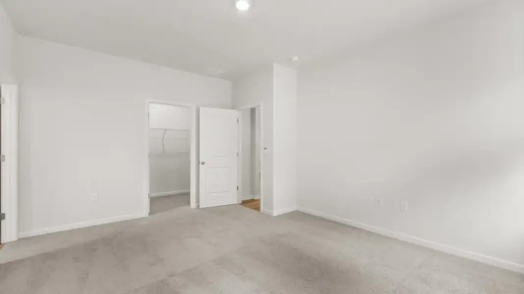 Spacious, unfurnished interior of a new home in Grandview at Lanier, Dawsonville (Image 22).