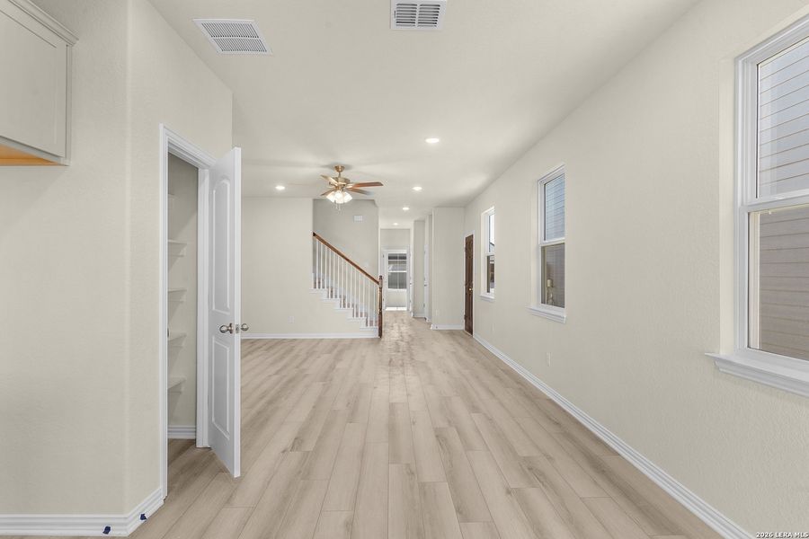 Spacious, unfurnished interior of a new home in Casinas at Gruene, New Braunfels (Image 9).