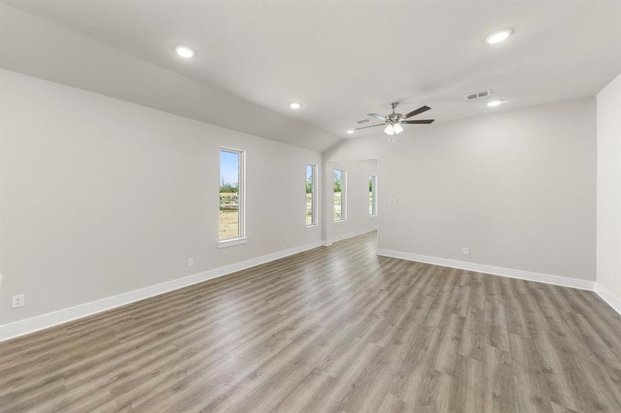 12. 1429 Tipperary - Dining (3) 12. 1429 Tipperary - Dining (3)