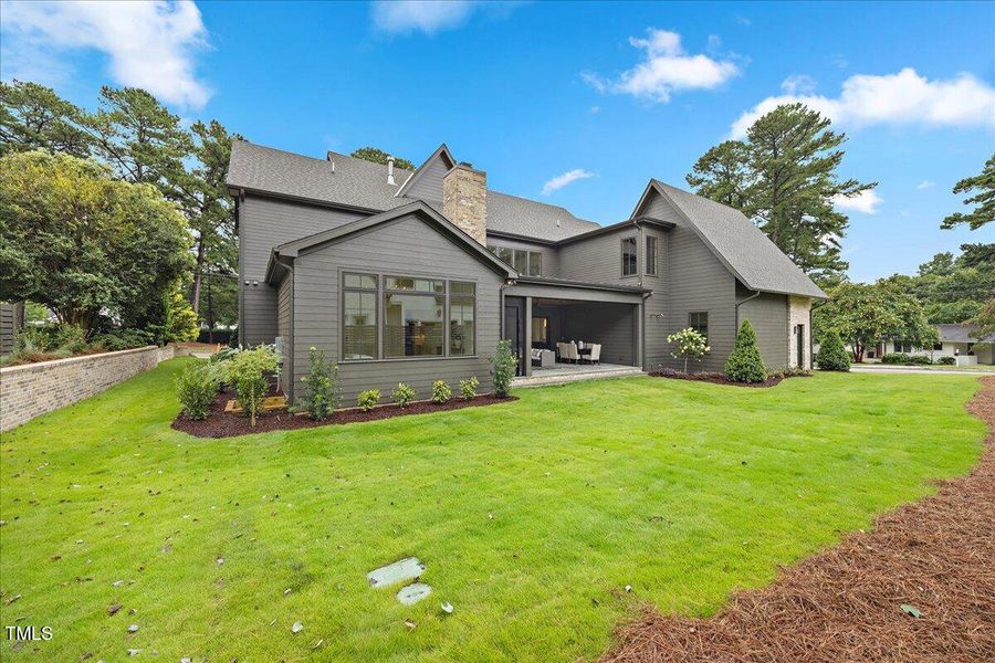 7-2A1A8497 7-2A1A8497