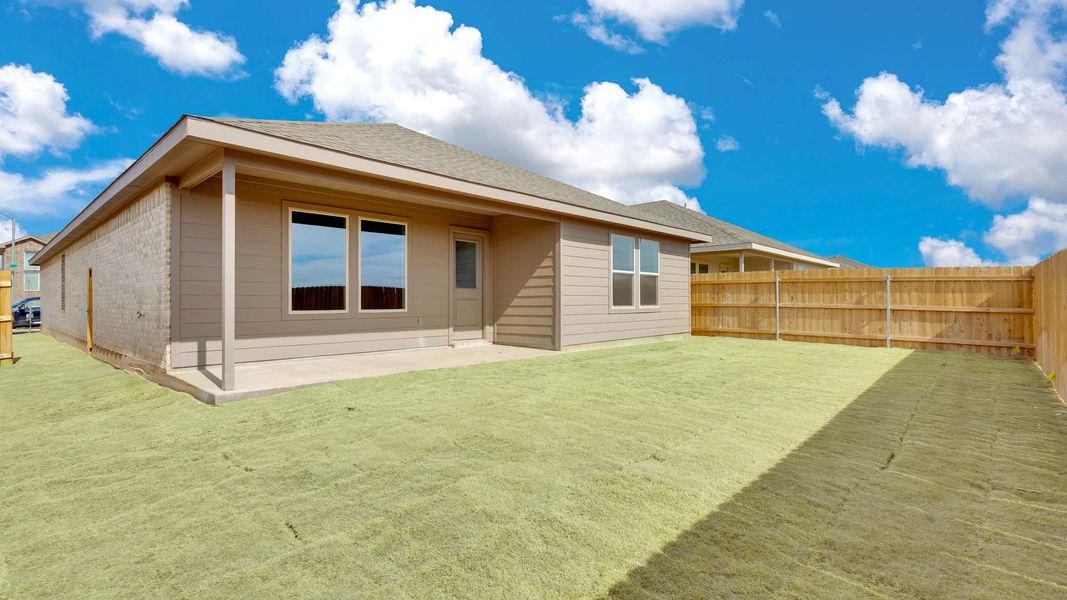 Exterior details and patio area of a home in Terra Vista, Lubbock (Image 4).