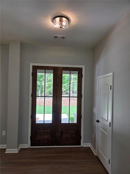 Spacious, unfurnished interior of a new home in , Jasper (Image 14).
