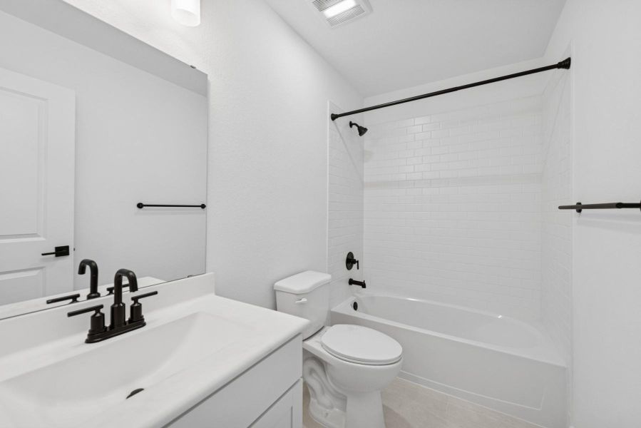 Hall bath 2 (*Photo not of actual home and used for illustration purposes only.)