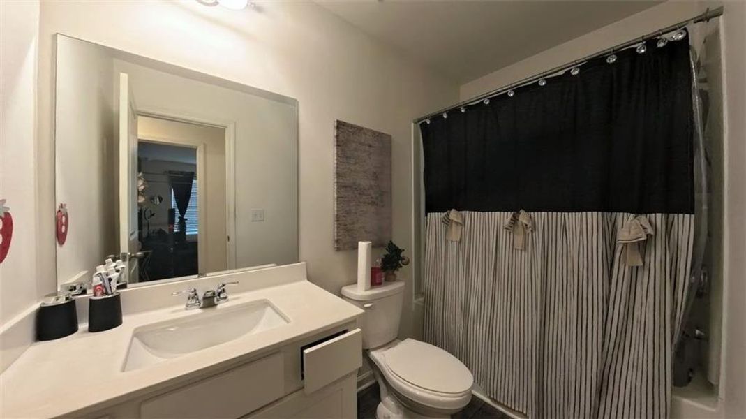 Furnished interior view inside a new home in , Palmetto (Image 17). Furnished interior view inside a new home in , Palmetto (Image 17).