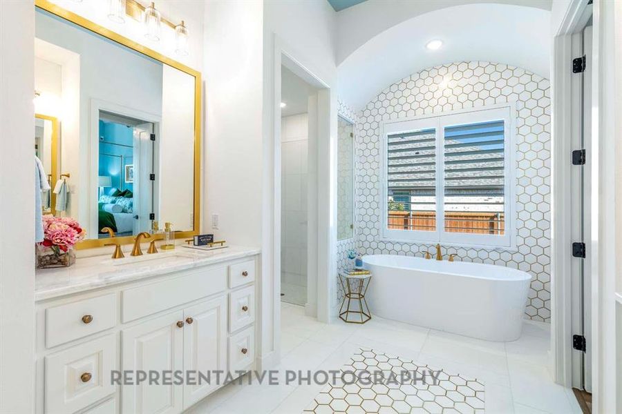 Furnished interior view inside a new home in Star Trail, Prosper (Image 8).