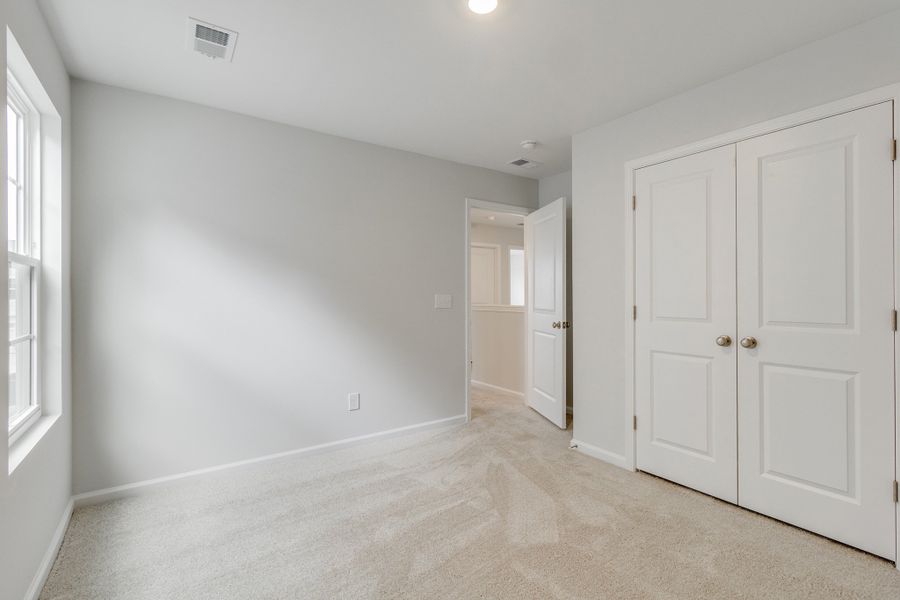 Spacious, unfurnished interior of a new home in Ellington, Elgin (Image 37).