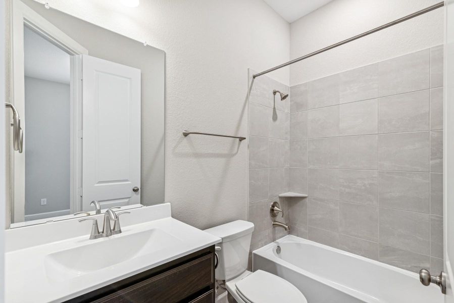 Furnished interior view inside a new home in ARTAVIA 45' Homesites, Conroe (Image 18). Furnished interior view inside a new home in ARTAVIA 45' Homesites, Conroe (Image 18).