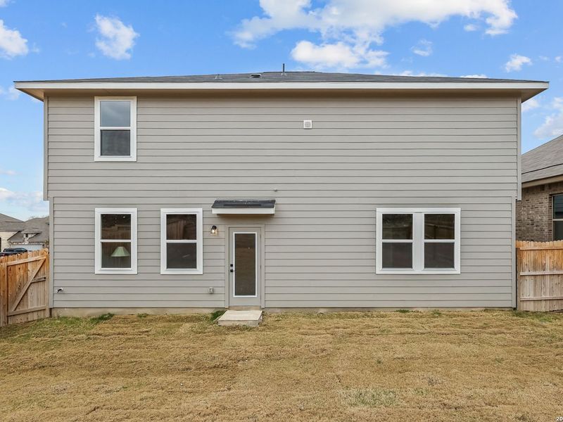 Exterior details and patio area of a home in Royal Crest, San Antonio (Image 29).