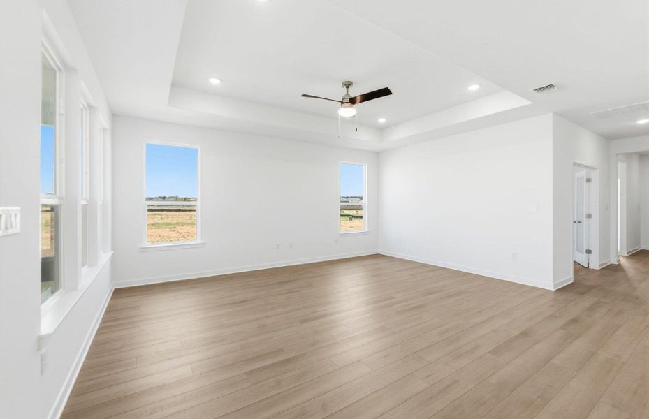 Spacious, unfurnished interior of a new home in Del Webb Austin at Lost Pines, Bastrop (Image 26). Spacious, unfurnished interior of a new home in Del Webb Austin at Lost Pines, Bastrop (Image 26).