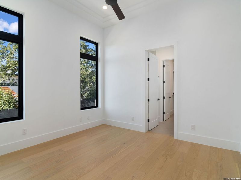 Spacious, unfurnished interior of a new home in , San Antonio (Image 22).