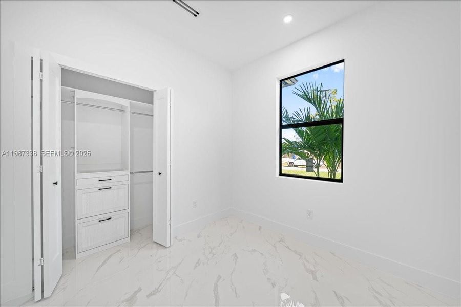 Spacious, unfurnished interior of a new home in , Lehigh Acres (Image 30).