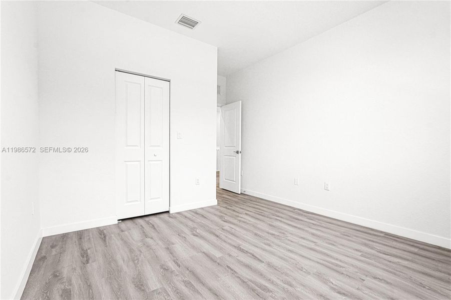 Spacious, unfurnished interior of a new home in , Miami (Image 59).