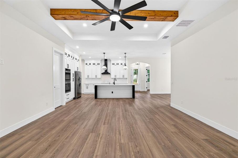 Spacious, unfurnished interior of a new home in , Dade City (Image 25).