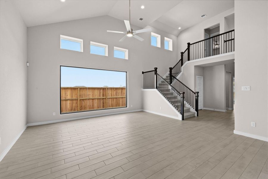 Spacious, unfurnished interior of a new home in Sunterra Lakes, Fulshear (Image 28).