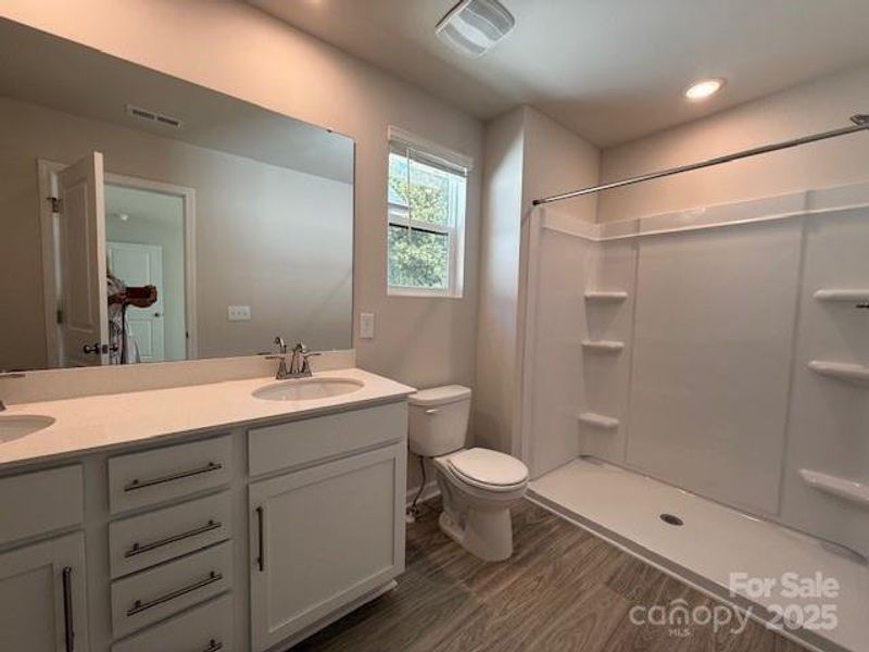 Primary Bath w/Walk-In Shower Primary Bath w/Walk-In Shower