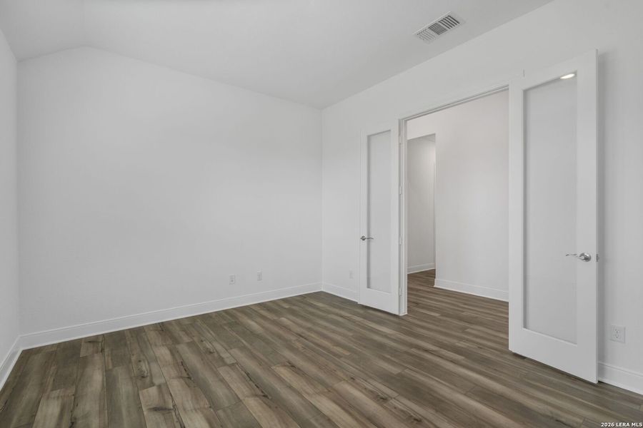 Spacious, unfurnished interior of a new home in , San Antonio (Image 15).