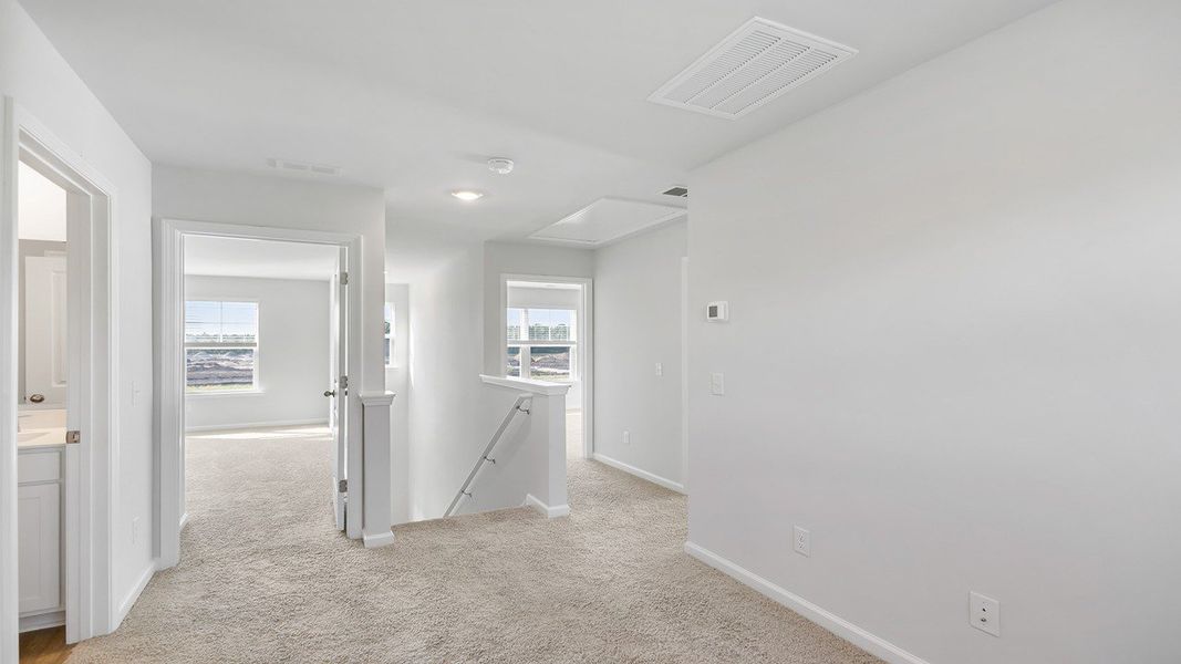 Spacious, unfurnished interior of a new home in Sheep Island, Summerville (Image 15).