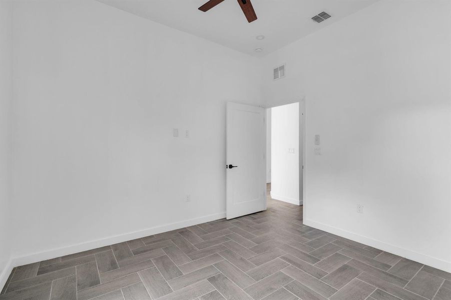 13-web-or-mls-2551NW14th-13