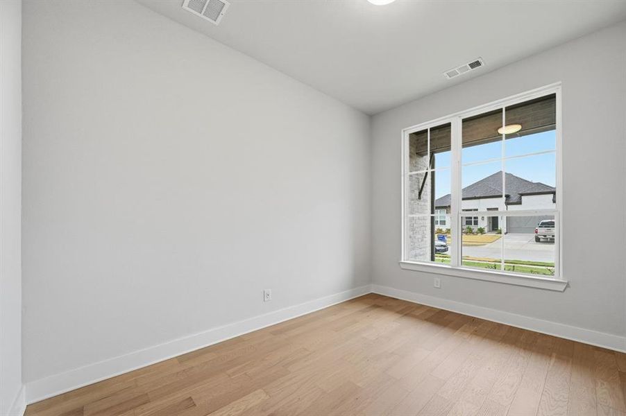 Spacious, unfurnished interior of a new home in Sonoma Verde: 70ft. lots, McLendon-Chisholm (Image 18).