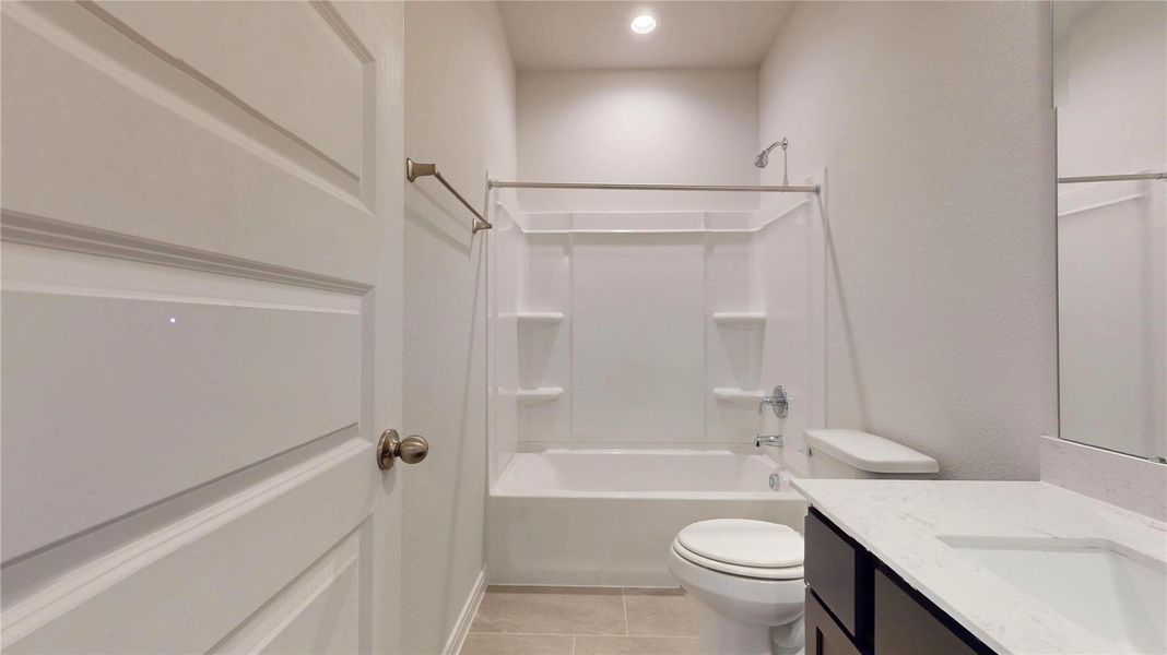 Furnished interior view inside a new home in Lexington Heights 50', Willis (Image 9).