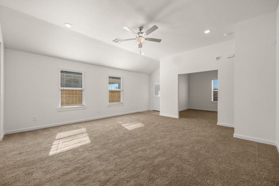 Spacious, unfurnished interior of a new home in Ashland, Houston (Image 13).