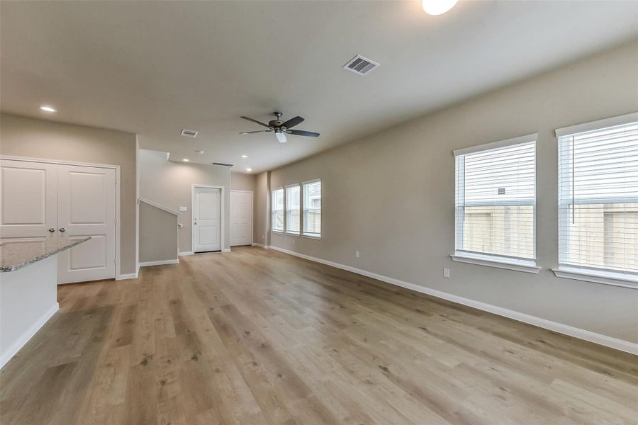 Spacious, unfurnished interior of a new home in King Oaks Village, Baytown (Image 28).