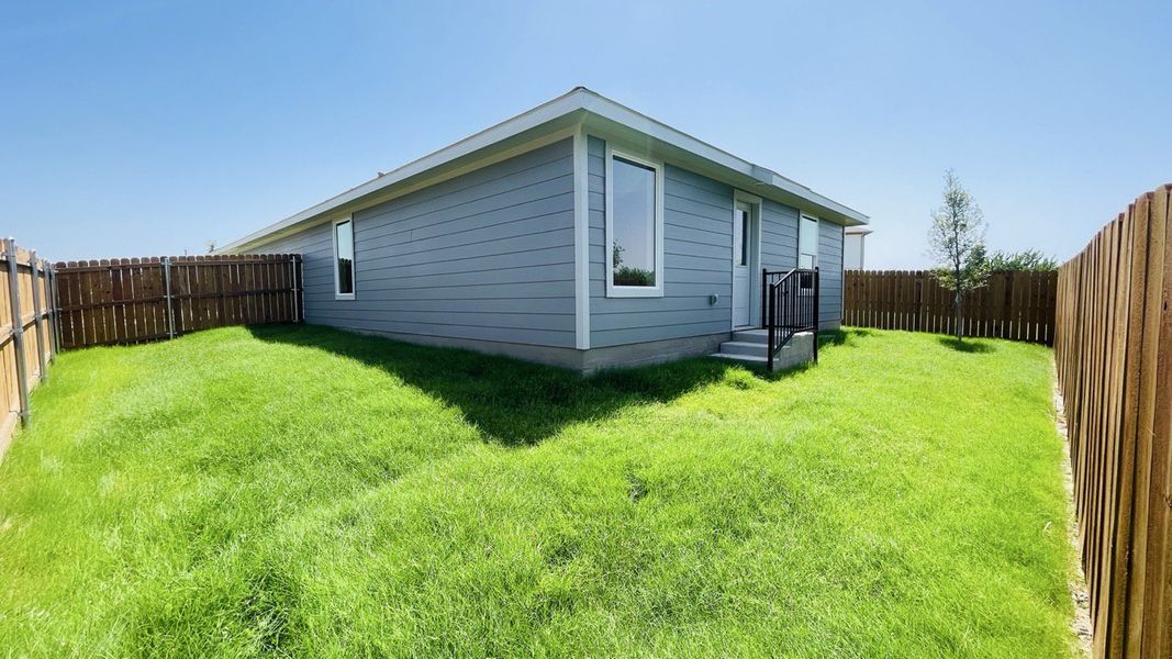 Exterior details and patio area of a home in Sunnycreek, Crowley (Image 2).