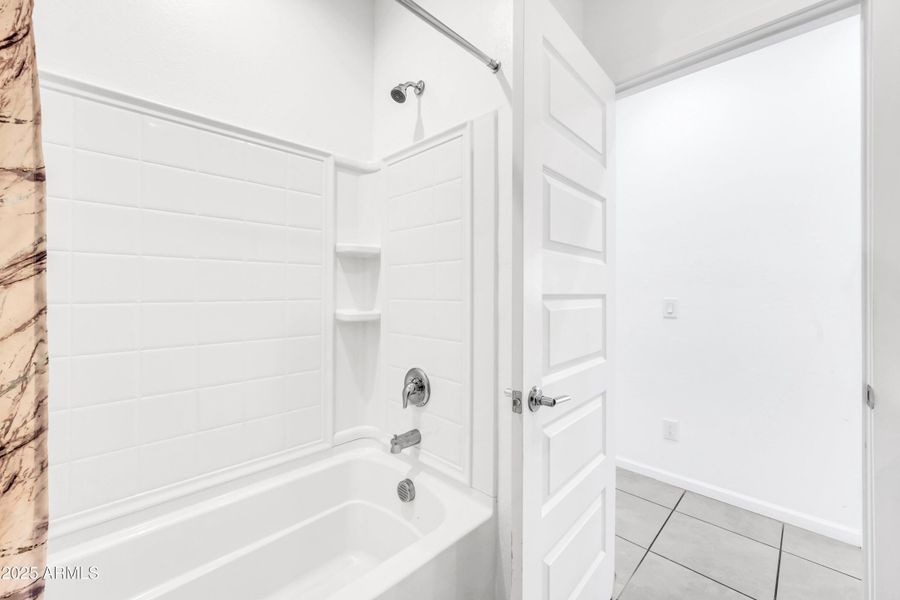 2340 W La Salle St-26