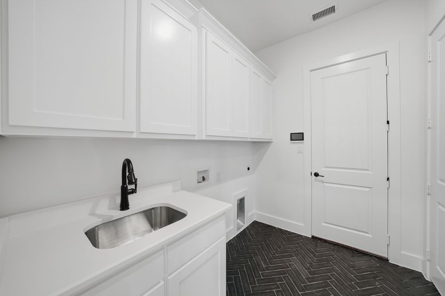 Furnished interior view inside a new home in Park Place - 80' Lots, Prosper (Image 11). Furnished interior view inside a new home in Park Place - 80' Lots, Prosper (Image 11).