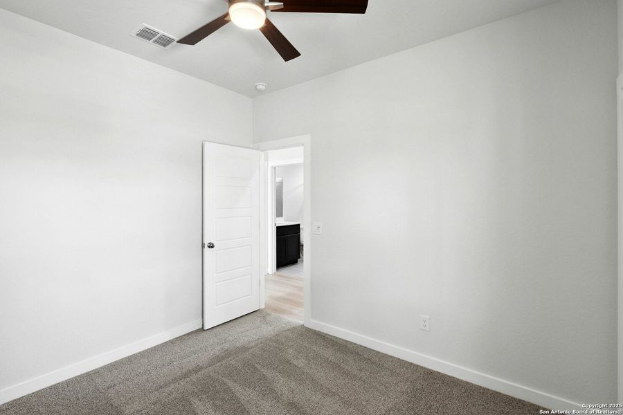 Spacious, unfurnished interior of a new home in Willowbrook, New Braunfels (Image 10).