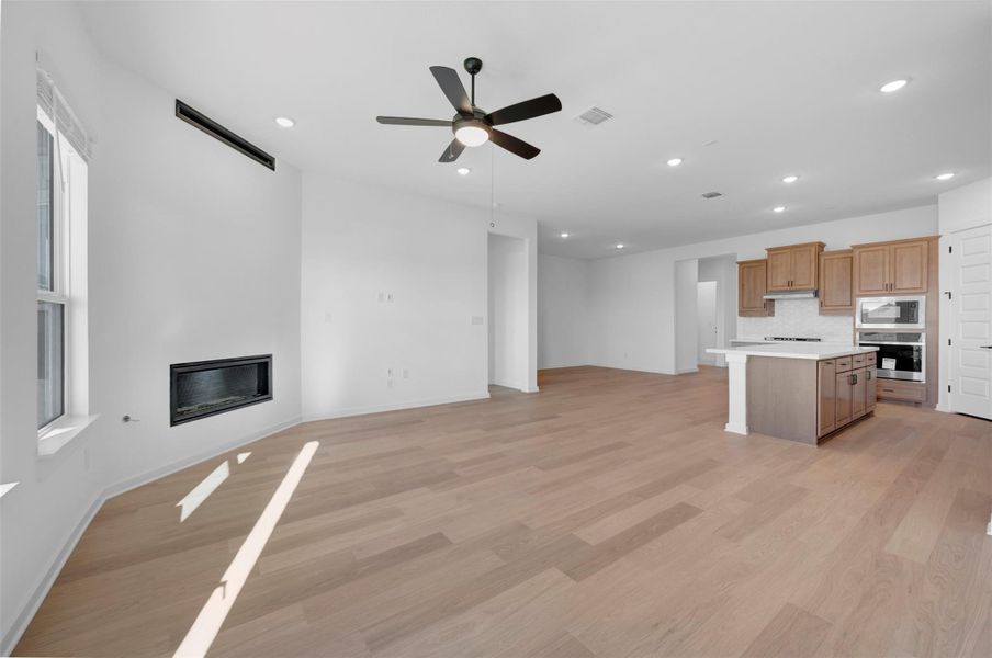 Spacious, unfurnished interior of a new home in Heritage, Dripping Springs (Image 25).