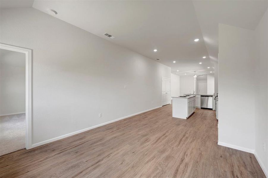 Spacious, unfurnished interior of a new home in Elevon, Lavon (Image 37).
